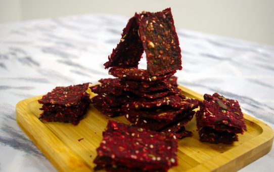 Galletas de zanahoria y remolacha crudiveganas